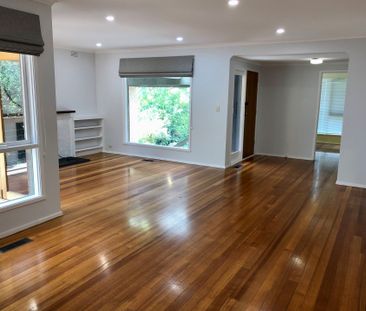 GREAT FAMILY LIVING IN A PERFECT LOCATION - Photo 3