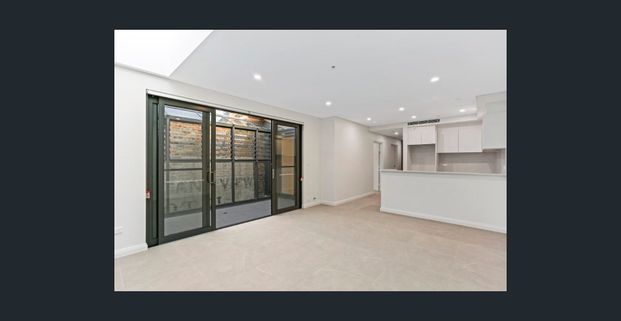 MODERN 2 BEDROOM - GREAT LOCATION - Photo 1