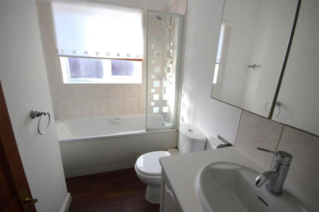 2 bedroom terraced house to rent - Photo 4