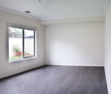 17 Wright Street, Reservoir VIC 3073 - Photo 3