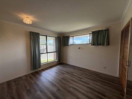 Large Brick Family Home - Photo 3