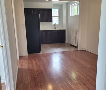 For Lease - 44 Bartonville Avenue Unit# 1, Toronto, Ontario - Photo 5