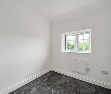 2 bedroom maisonette to rent - Photo 2