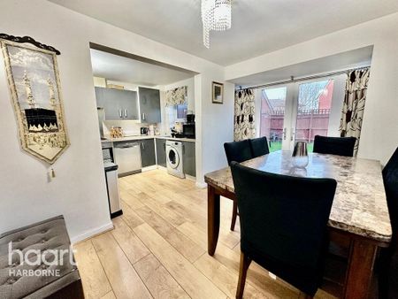 3 bedroom detached house to rent - Photo 4