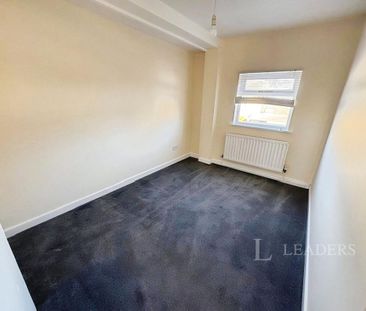 5 bedroom flat to rent - Photo 4