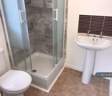 3 bedroom end of terrace house to rent - Photo 5