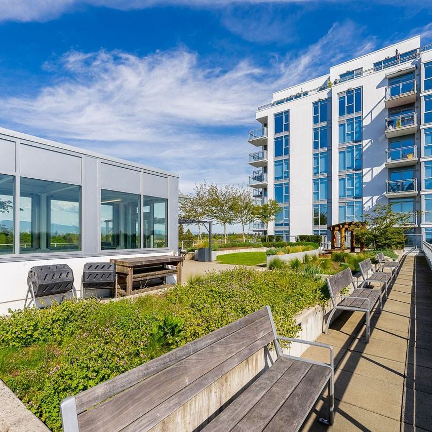 2435 Kingsway condo — Vancouver, BC (3-Bedroom) - 3 Bedroom - Photo 1