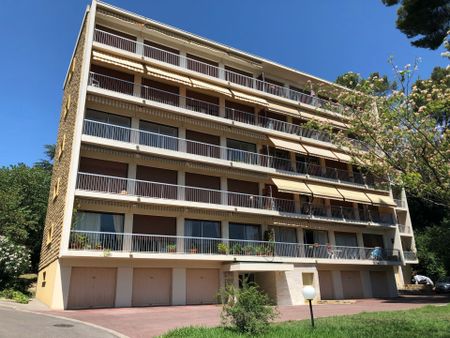 Location Appartement Aix-en-Provence 4 Pièces 103 m² - Photo 4