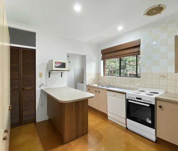 3 Bedroom Unit In Prime Location with Garage & Storeroom! - Photo 5