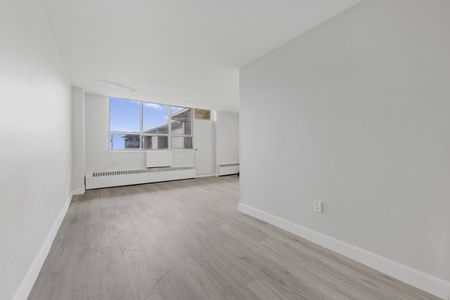For Lease - 65 Thorncliffe Park Drive Unit# 2108, Toronto, Ontario - Photo 2