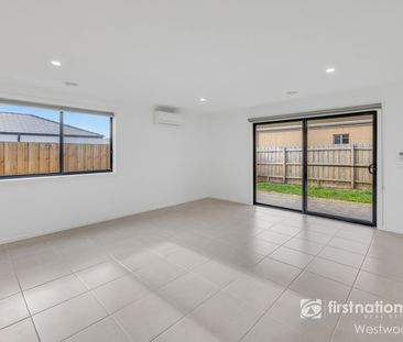 Spacious Family Home! - Photo 3