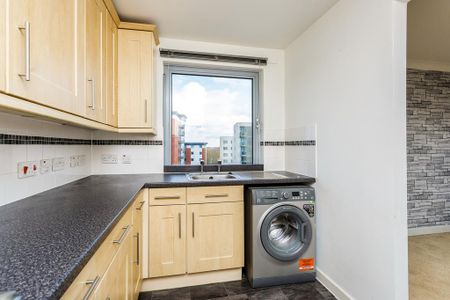 2 bedroom flat to rent - Photo 4