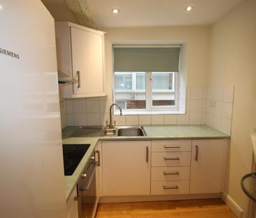 Easton Street, High Wycombe - Photo 2