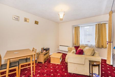 Studio to rent - Photo 2