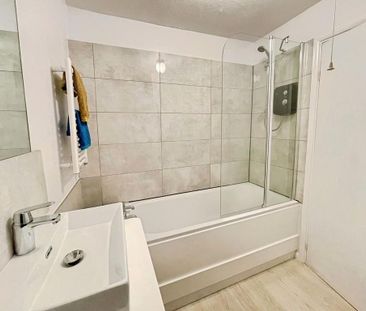 2 bedroom maisonette to rent - Photo 2