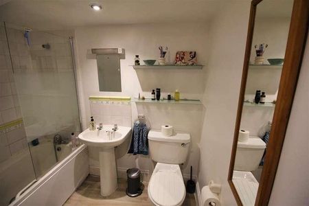 Fernbank Rd, Redland, Bristol, BS6 - Photo 2