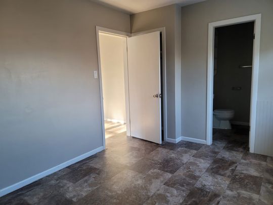 1 Bedroom Unit Near Hospital! First Month Rent Free!!! - Photo 1