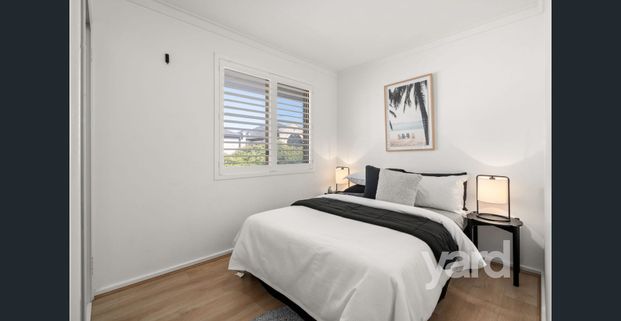 Stylish Townhouse! - Photo 1