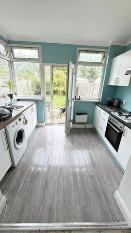 Room in a Shared House, Denzil Road, NW10 - Photo 4