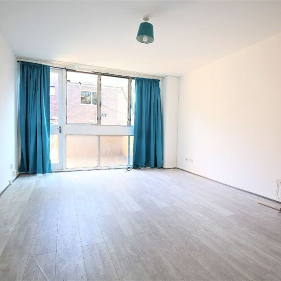 Ashbrook Road, London - Photo 1