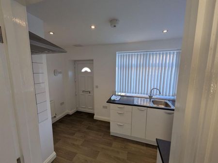 2 bedroom terraced house to rent - Photo 5