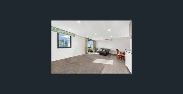 Supreme 2 Bedroom Apartment in the heart of Box Hill - Photo 1