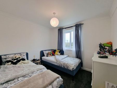 3 bedroom semi-detached house to rent - Photo 5