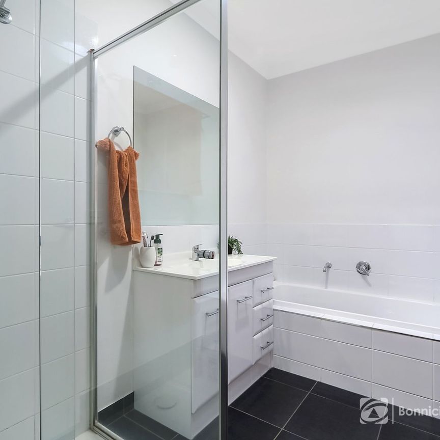 SETTLE IN BEFORE CHRISTMAS - Photo 1