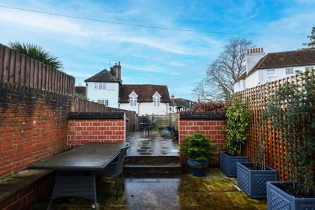 3 bed cottage to rent in Mill Lane, Godalming, GU7 - Photo 3