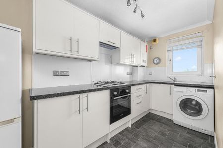 2 bedroom flat to rent - Photo 4