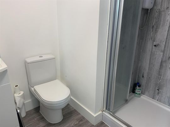 Caburn Road, Hove - Photo 1