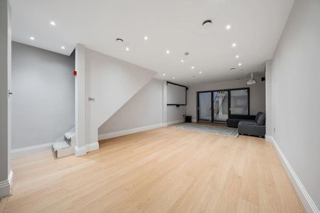 Southwark Bridge Road - Photo 4