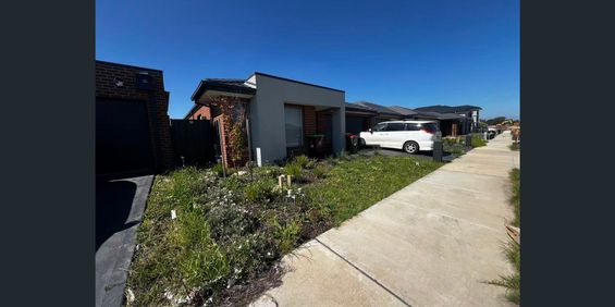 Modern Family Living in a Prime Clyde North Location - Photo 3