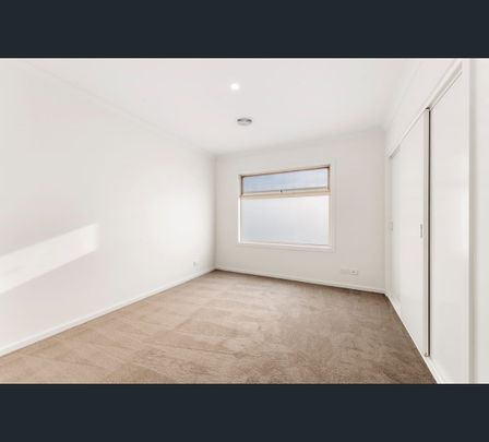 2/23 Anthony Avenue, Doncaster, Vic 3108 - Photo 1