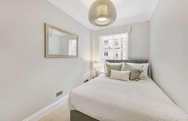 Stafford Court, High Street Kensington, W8 - Photo 1