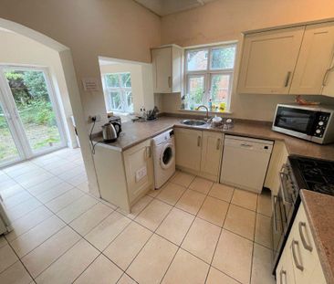 1 bedroom in a house share to rent - Photo 6