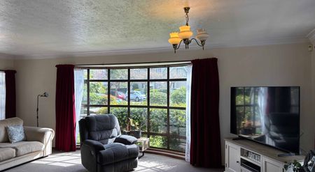 12 Cunliffe Rd - Photo 2