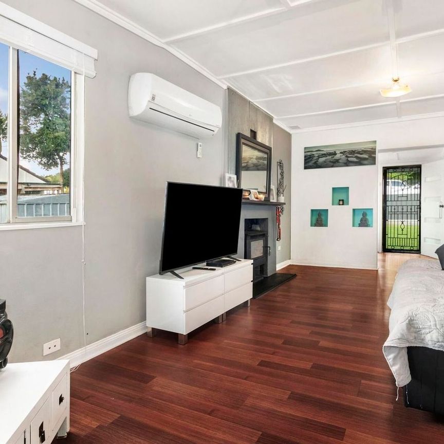 Charming Cottage! - Photo 1