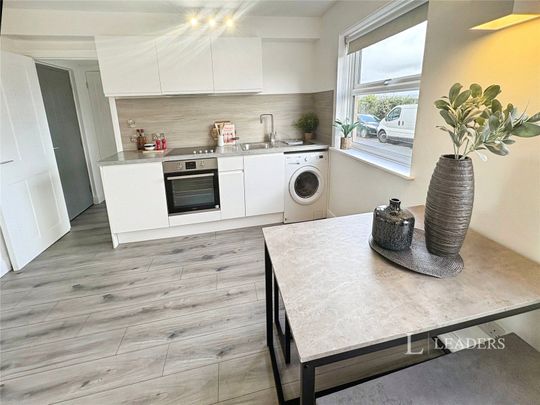 studio to rent Howard Place, Brighton, East Sussex, BN1 - Photo 1