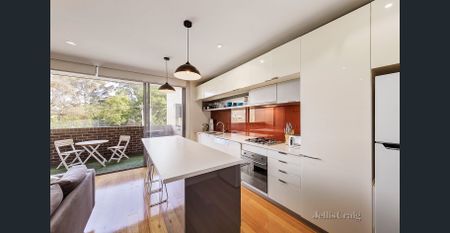 Stylish & Secure 2-Bedroom Apartment – Prime Hawthorn Location - Photo 4