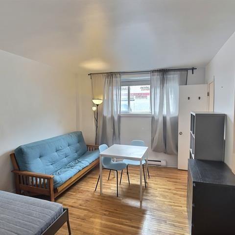 1820 Boul. Rosemont - Photo 1