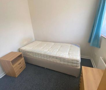 4 bedroom house to rent - Photo 2