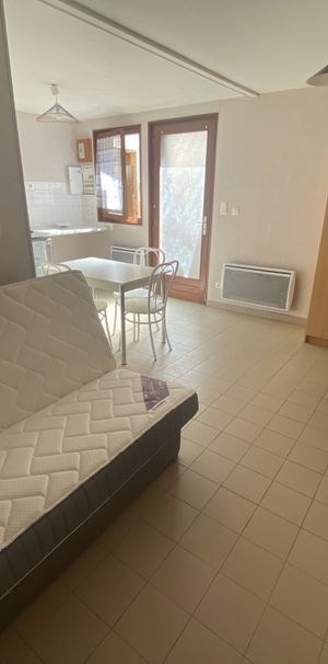 Location Appartement 1 pièce 20m² LE CREUSOT 71200 - Photo 1