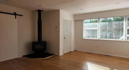 Newly Renovated- Okato Gem - Photo 3