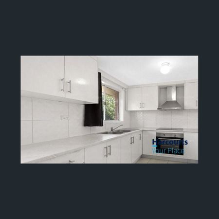 Tidy 3 Bedroom Home! - Photo 3