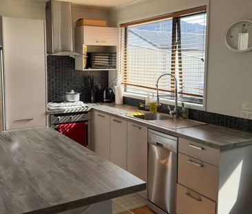 Furnished 2-Bed in Wanaka - Photo 2