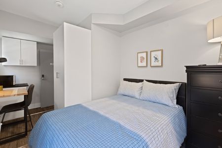 68 Sweetland Avenue - 3C - Photo 2