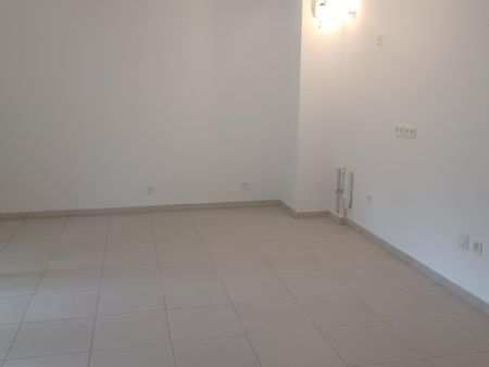 location Appartement T3 DE 62.57m² À COGOLIN - Photo 3