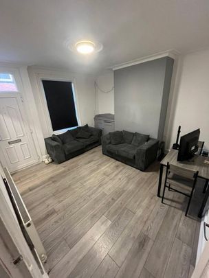 2 bedroom house to rent - Photo 1