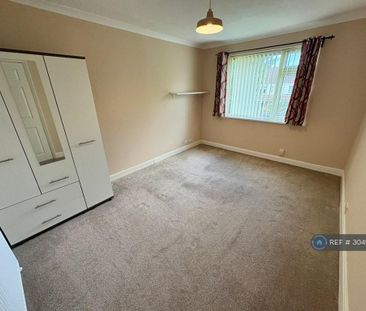2 bedroom semi-detached house to rent - Photo 5
